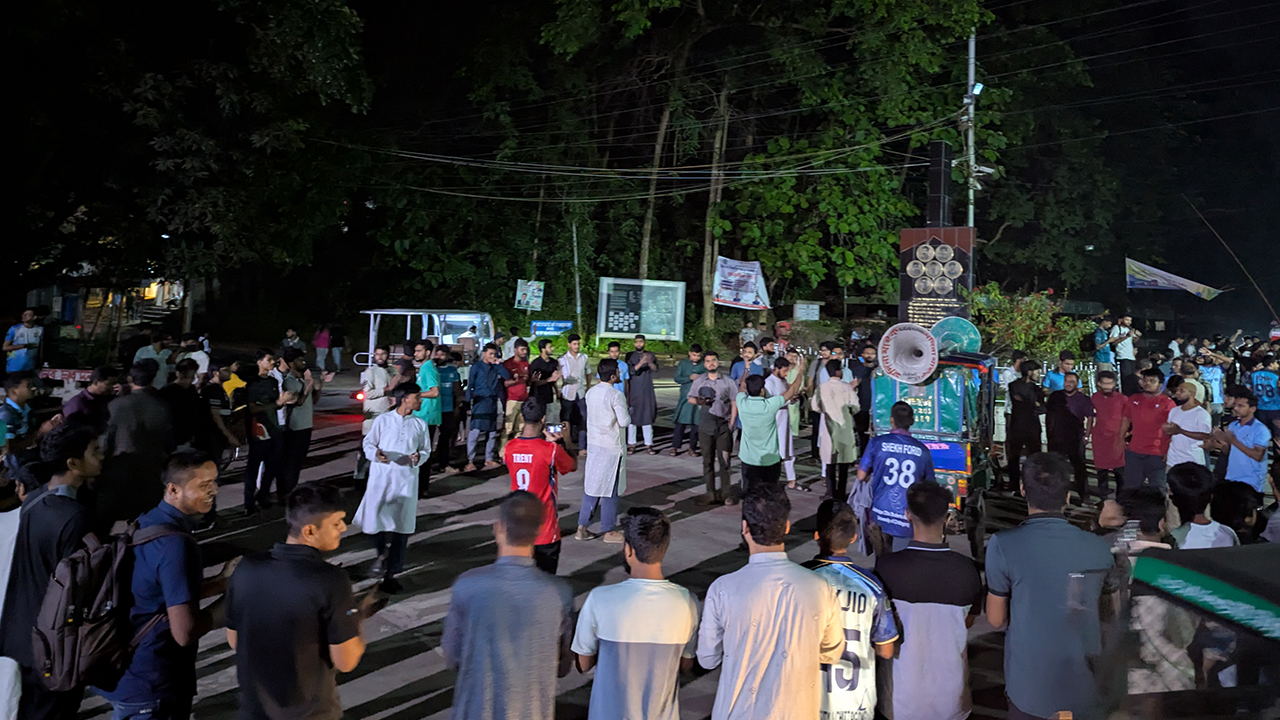 চবিতে ছাত্রদল-শিবিরের পৃথক কর্মসূচি, জিরো পয়েন্টে মুখোমুখি অবস্থান