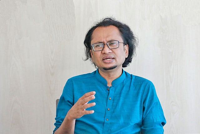 দিল্লি বিমানবন্দরে অসৌজন্যমূলক আচরণের প্রতিবাদে দেশে ফেরত এলেন প্রধানমন্ত্রীর উপদেষ্টা