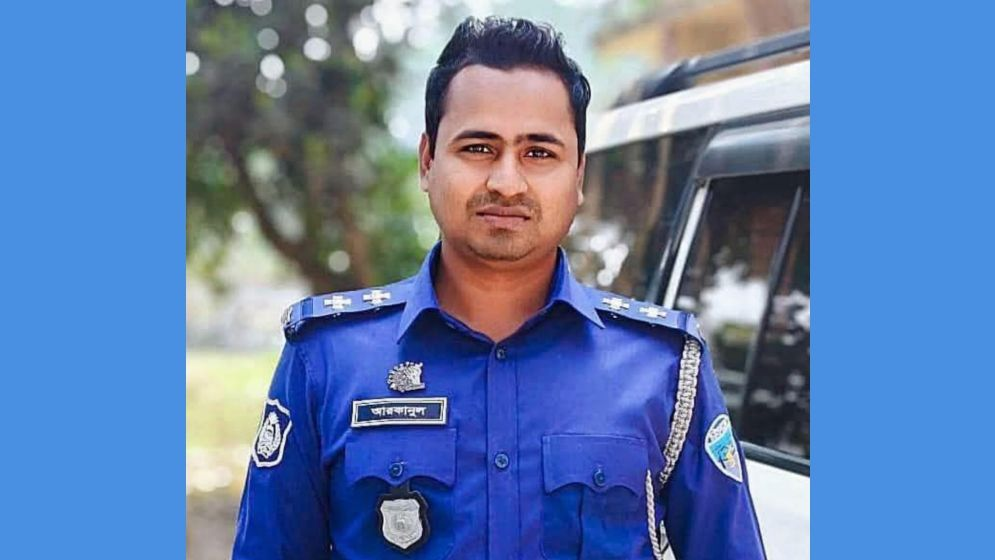 প্রেমিকের বাড়িতে অভিযান: লাঠিপেটার অভিযোগে চকরিয়া থানার এসআই প্রত্যাহার