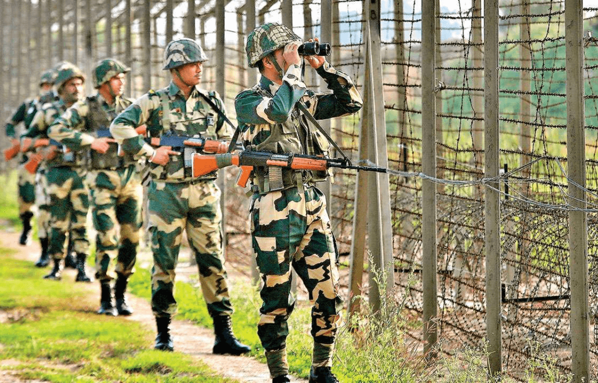সাতক্ষীরা সীমান্তে বিএসএফের গুলিতে দুই বাংলাদেশি গুরুতর আহত
